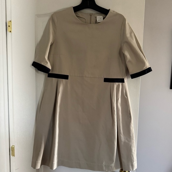 MaxMara Cream Pleated Mini Dress. Ptp 19” lenght 36” - Picture 1 of 7